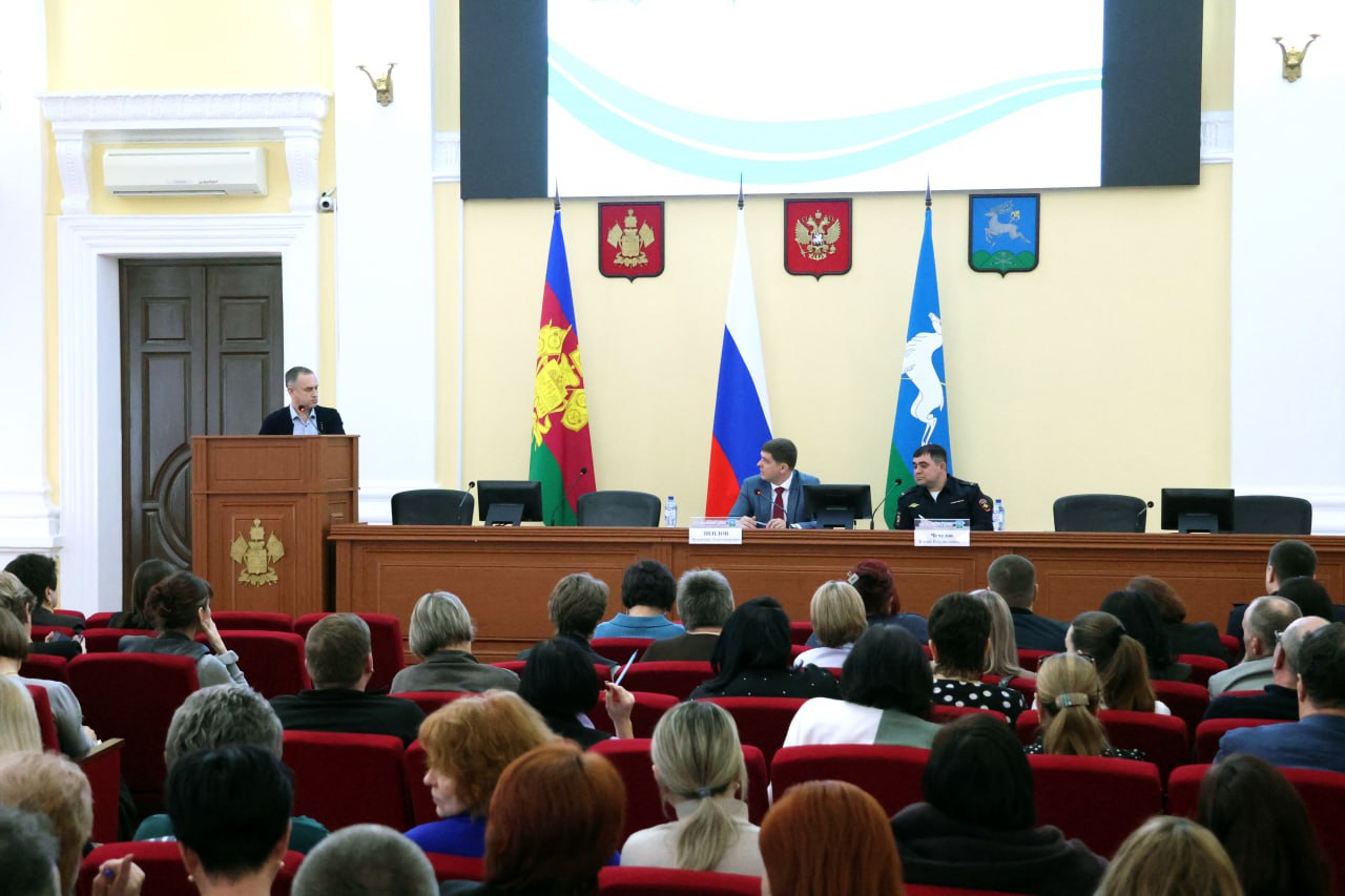 Внеочередное заседание комиссии по делам несовершеннолетних и защите их прав