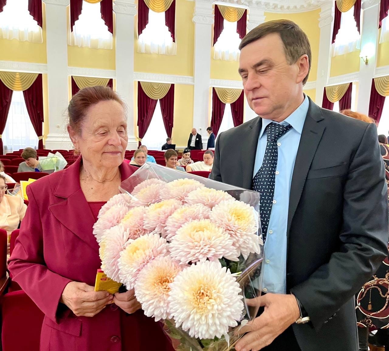 Дорогие наши женщины, все Мамы Кавказского района, поздравляю вас с наступающим праздником - Днём Матери!