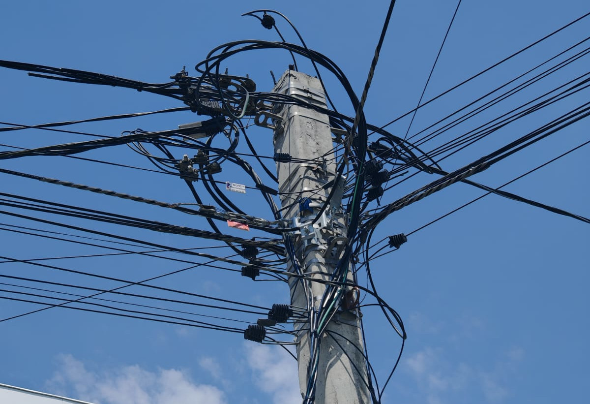 «Россети Кубань» напоминают провайдерам о недопустимости незаконного размещения оптоволокна на опорах ЛЭП