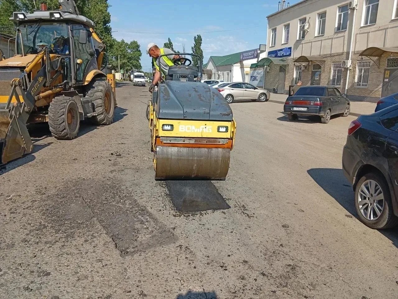  Ямочный ремонт дорог в Кропоткине продолжается