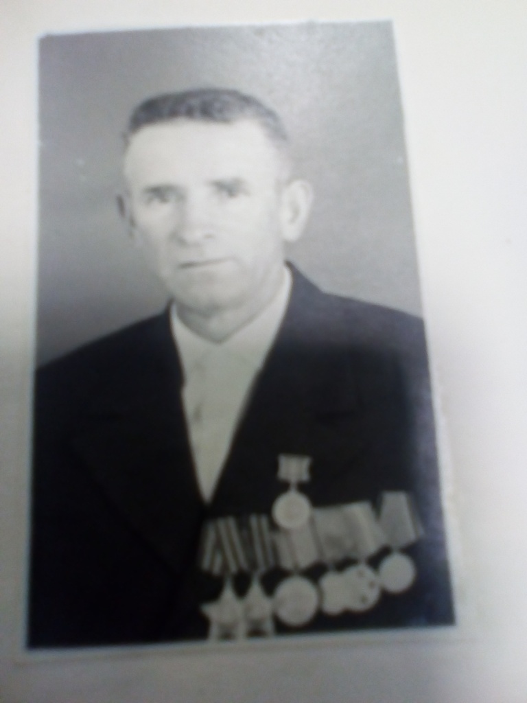 Калинин Иван Васильевич 1923-1990 орд Славы 3 ст.орд.Славы 2 ст.мед За отвагу.jpg