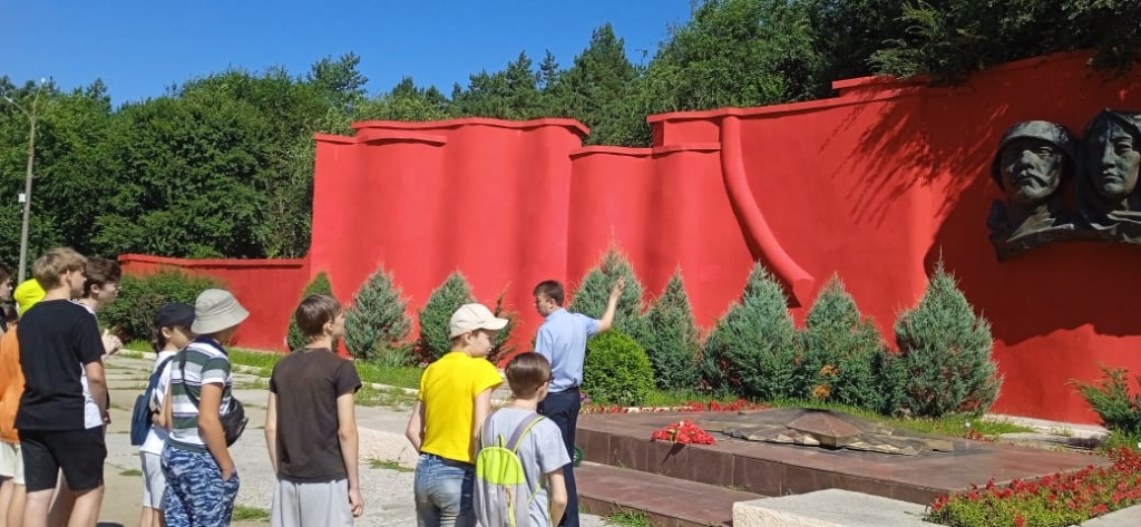 8d3d9fc9-4b5f-41f1-bbb1-0537c05614ba.jpg