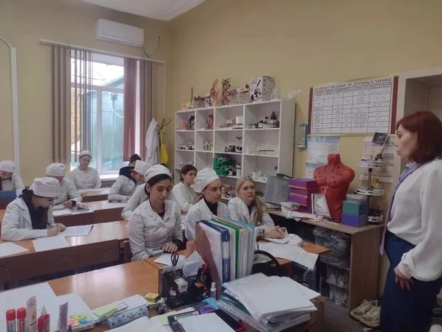 Круглый стол колледж.jpg